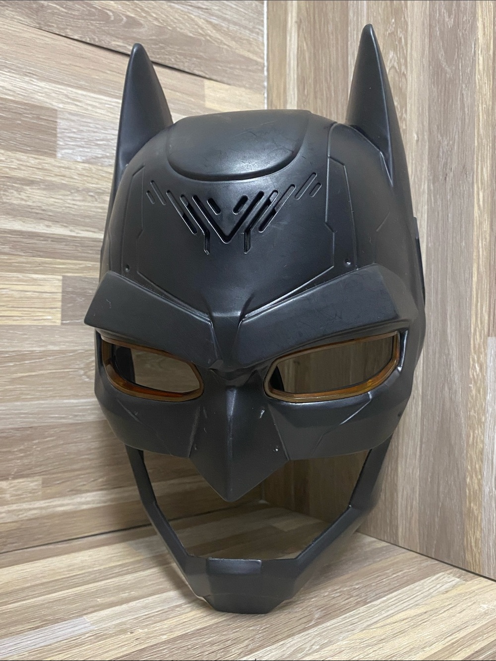 Batman super hero mask voice changer and has catch phrases cosplay mask